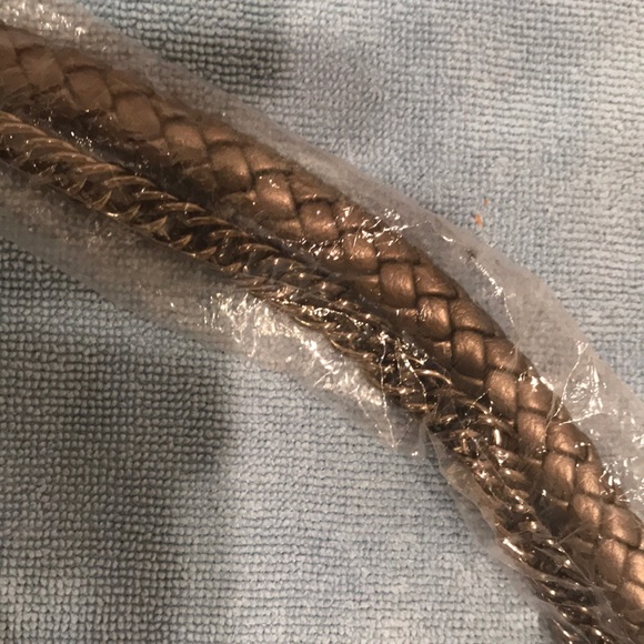 Large new silver purse - Picture 2 of 5